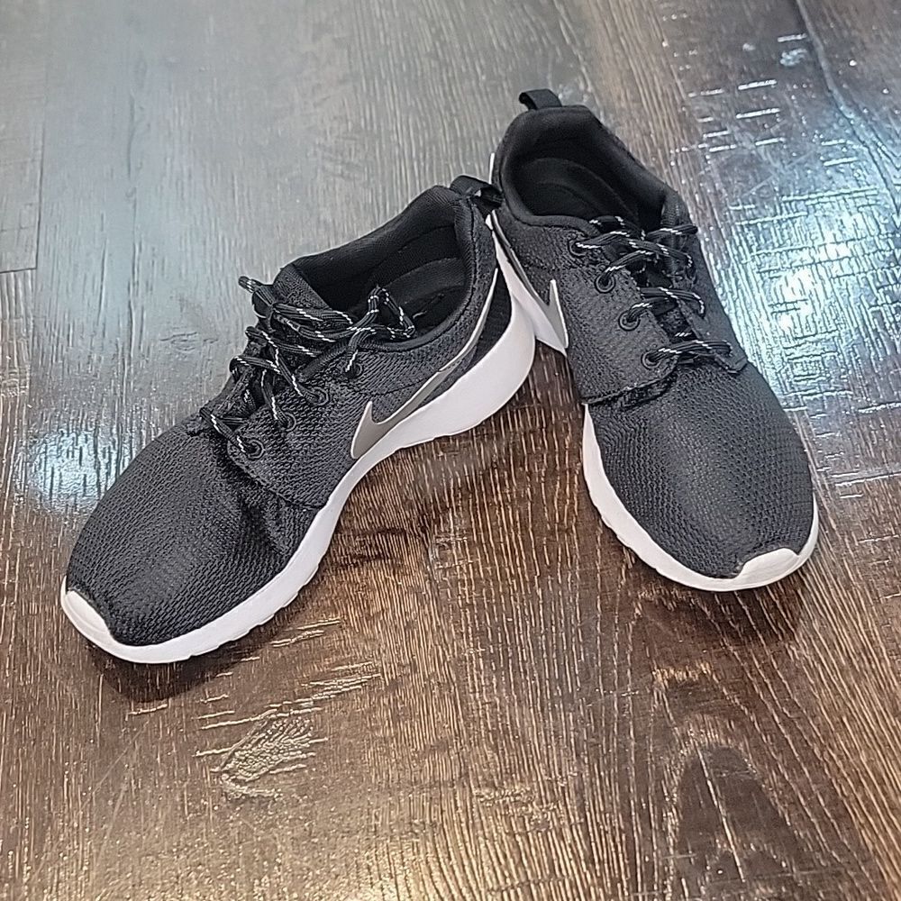 Nike Roshe Training Running Sneaker - Picture 10 of 13
